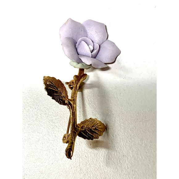 The Unbranded Brand Jewelry - Gold Tone Lilac Rose Brooch Pin Enameled Floral 2 1/4"